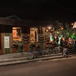 Antonio Pescador - Centro Da Hostal Guarda do Embaú